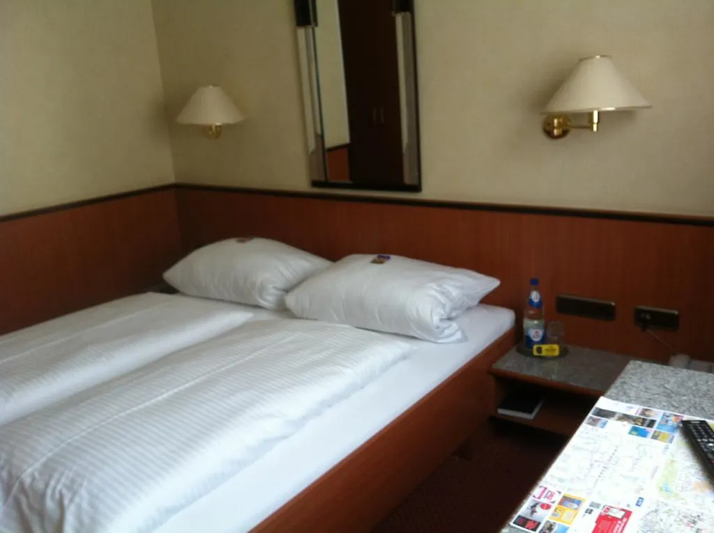 Hotel Hauser An Der Universitaet Monaco di Baviera